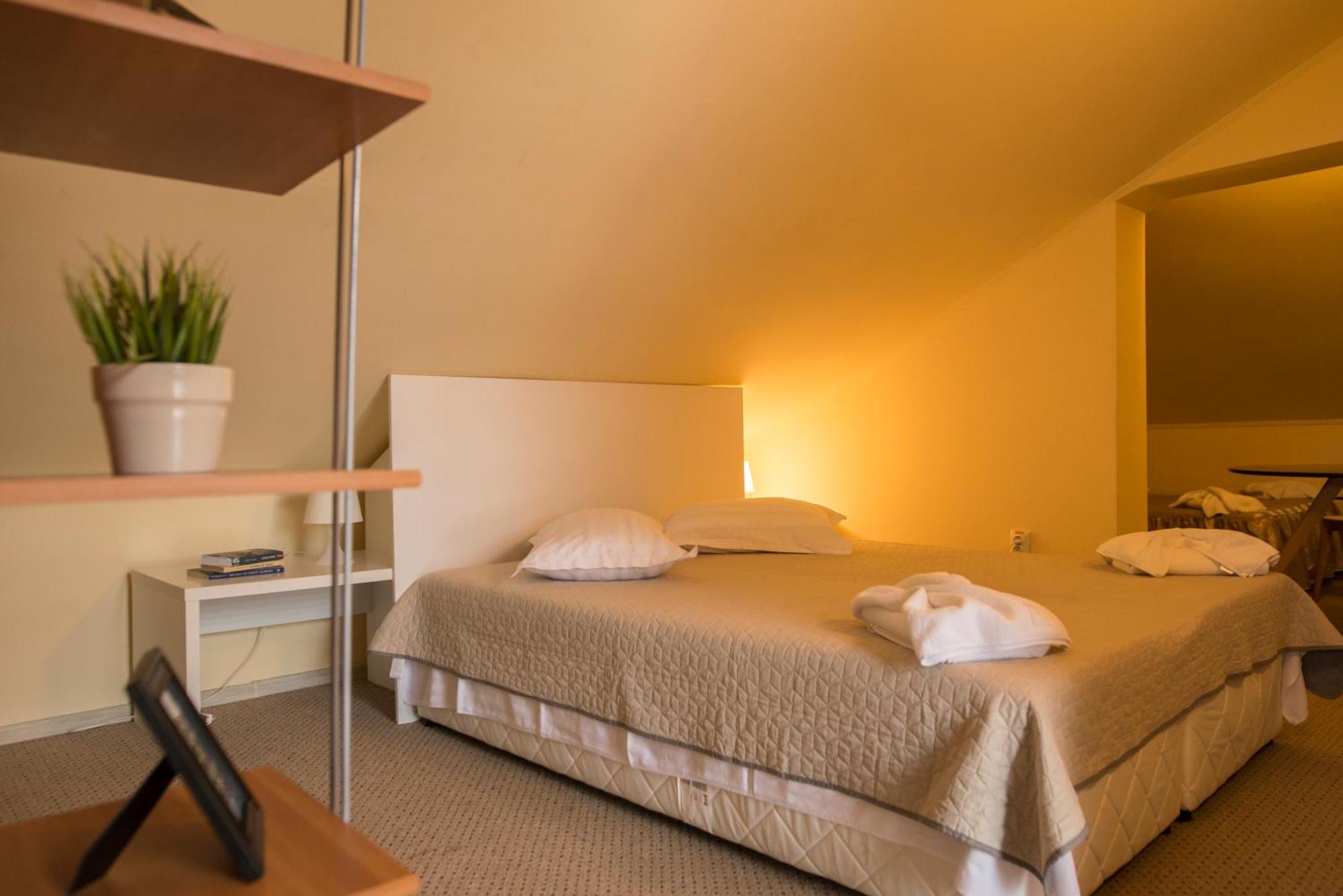 Pensiunea 4 Salcii Băltenii de Sus Kamer foto
